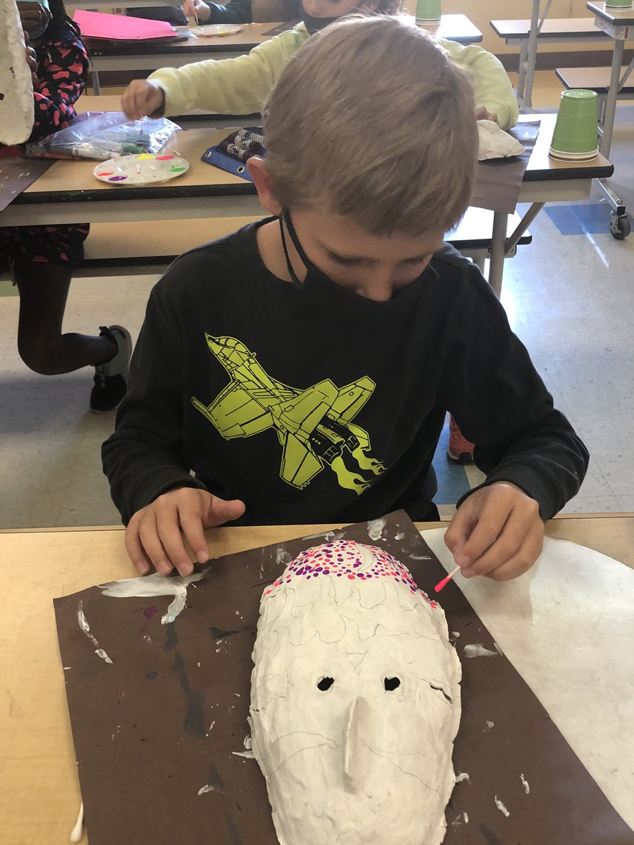 SHEsailors's tweet photo. 4th Grade Ss design Aboriginal, paper mache masks. #SHEBrave #LearningTransformed https://t.co/9lJx0tLqUp