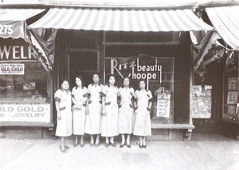 Harlem, Manhattan (1920s-1940s). Photographed by Winifred Hall Allen.