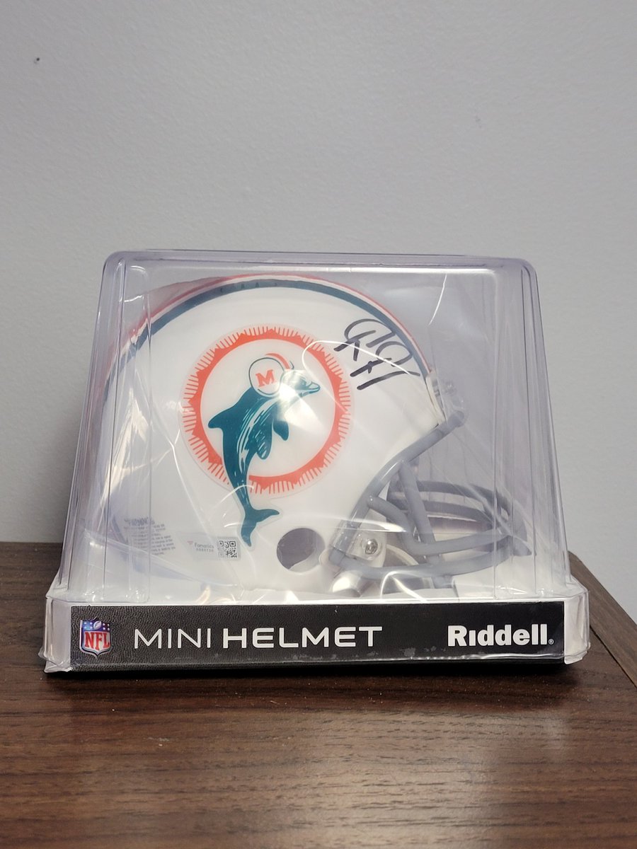 ALCARDKING's tweet photo. We will be giving away this Tua auto mini helmet once we reach 1000 followers on Facebook. Everyone who likes our page and shares this post will be entered for the giveaway.
https://t.co/2rjxxkOKwh https://t.co/bxdnUS19iW
