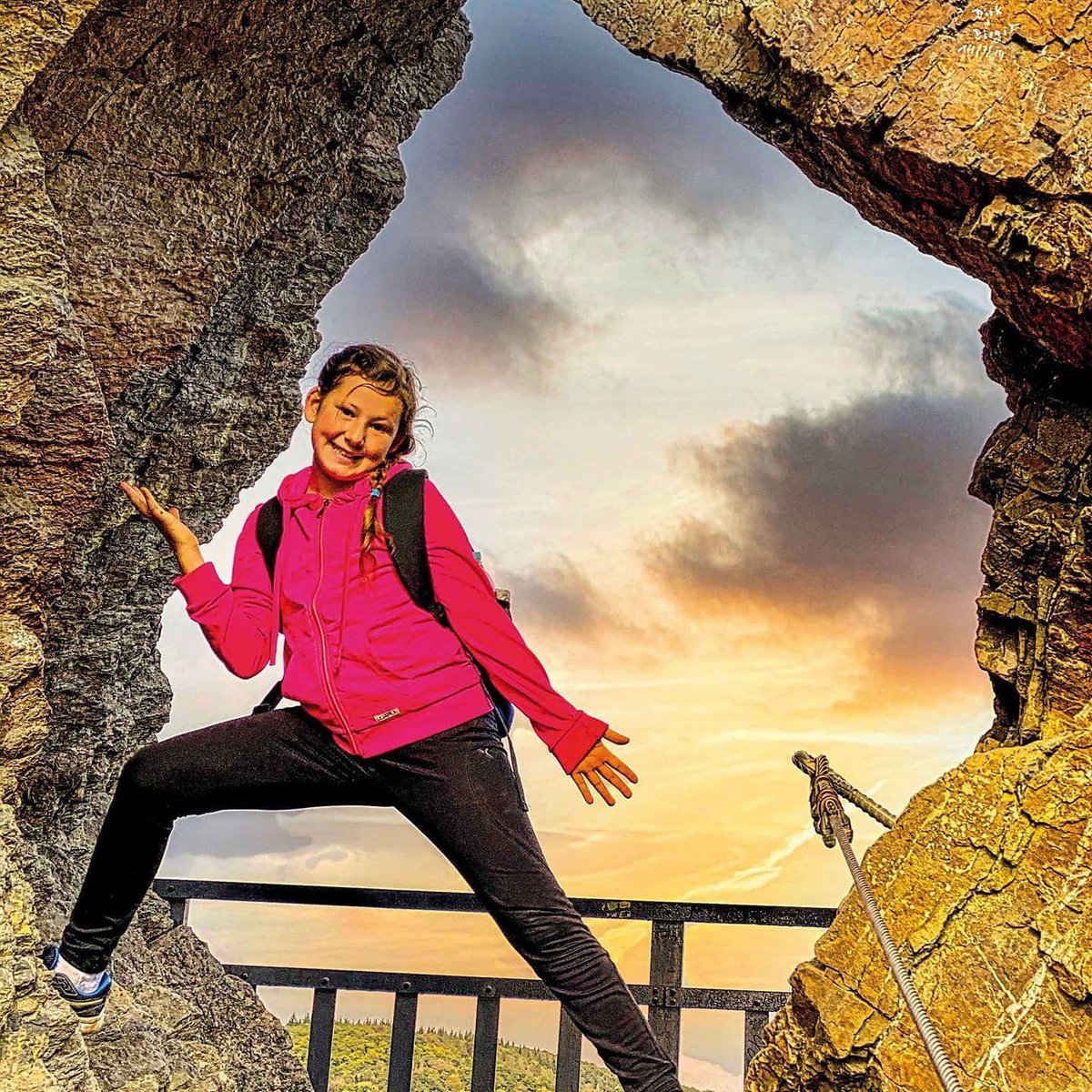 MONA AUF TOUR – IM TAL DER WEINTRAUBENBÄUME 
Die Herbstferien 2020 – schon wieder trübe Aussichten für alle Reiselustigen. Ich möchte euch hier erzählen...

Weiter Lesen unter pan-bocholt.de oder auf Seite 38 &amp; 39 im ePub archiv.pan-bocholt.de/2020/PAN11-202…