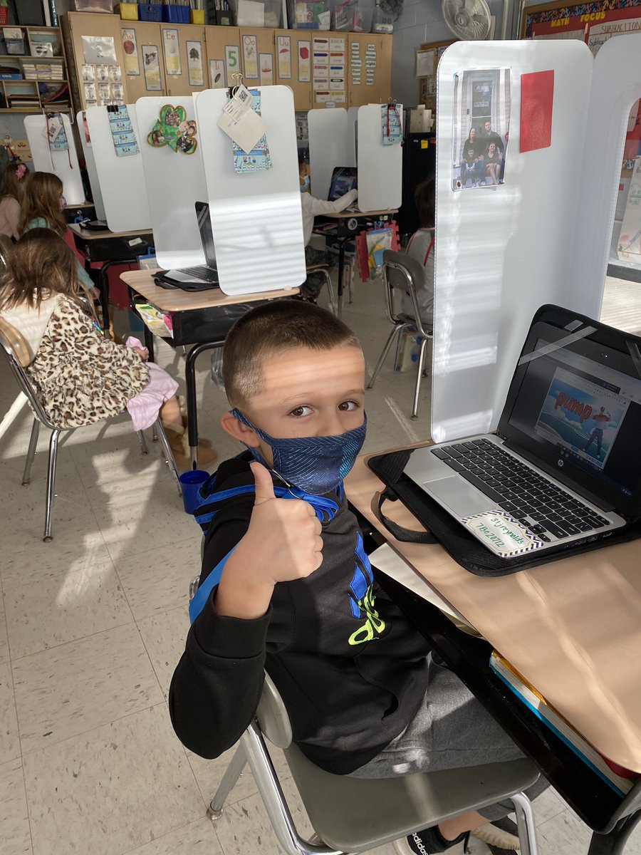 BMclellanGrade2's tweet photo. Having a live/virtual meet for morning meeting today! Room 6 are tech masters! 💻@ecstevensschool https://t.co/khANXKnC27