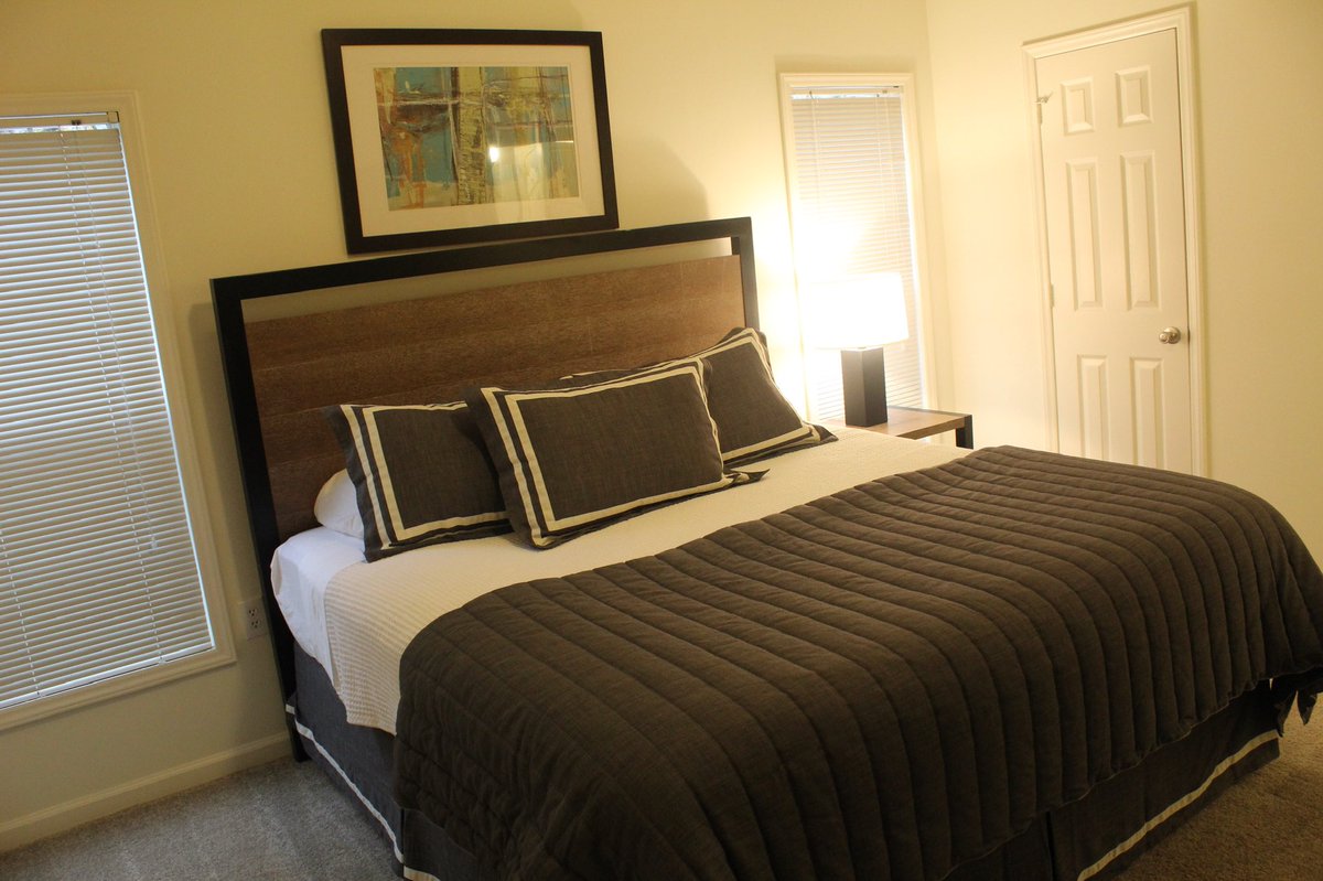 DuttyBoiD's tweet image. @SkyboxVisual teamed up with #Waterford in Lake Jeanette Greensboro. If you are looking for luxurious apartments contact them for a SkyBox Visual Productions discount off 1st month rent