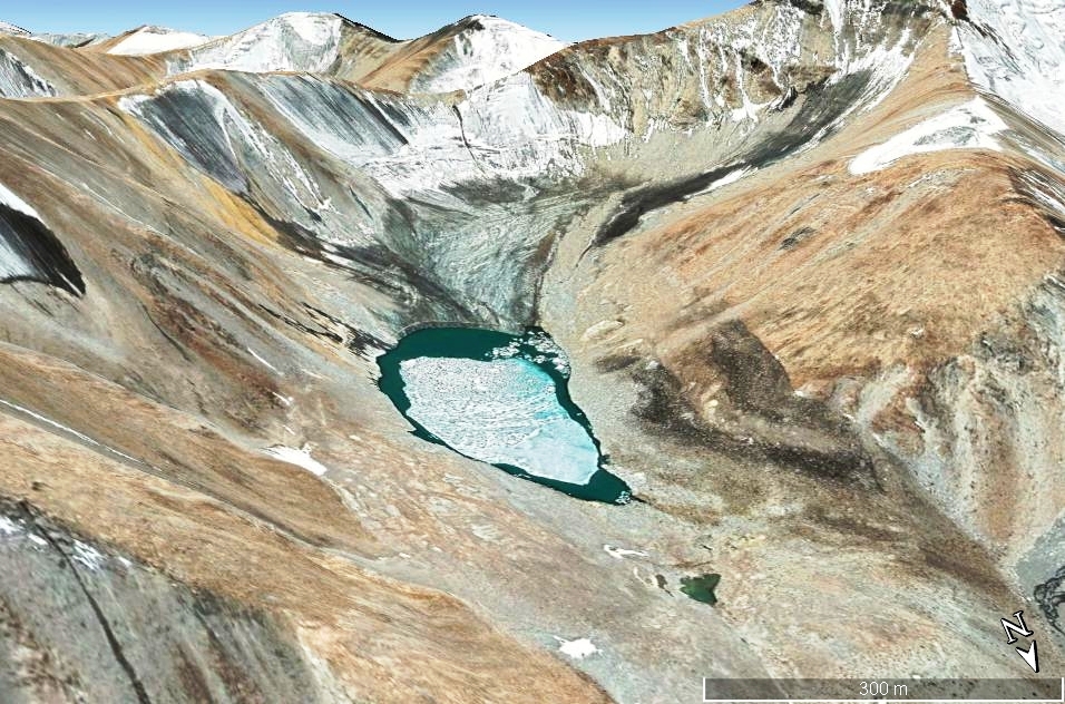 SpaceKashmir's tweet photo. A #ProglacialLake associated with a lesser-known #GyaGlacier, located some 80 km from #Leh on Leh-Manali national highway. Pertinent to mention that the piping-failure of the dammed moraine resulted into a moderate #GlacialLakeOutburstFlood (#GLOF) in August 2014. https://t.co/YDvE6mPgYN