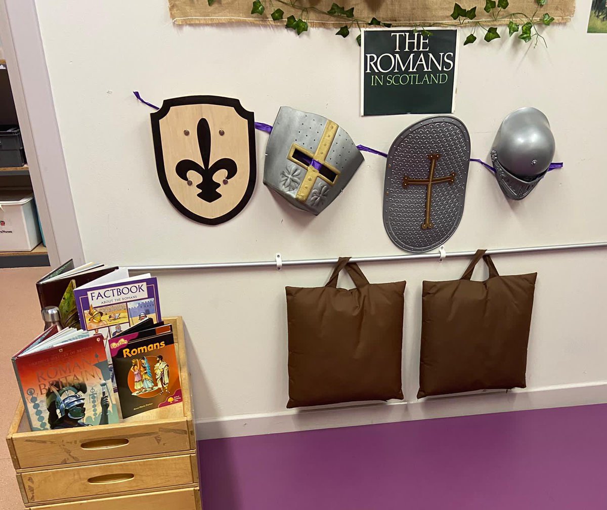 LasswadeELC's tweet photo. These boys have loved learning about the Romans and Ancient Greece in our Rainbow Room! #curiouschildren https://t.co/UhCN0IOS3N