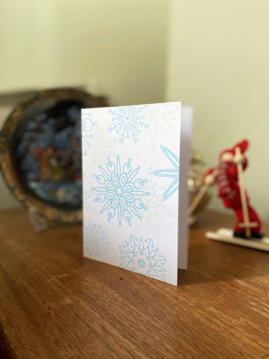 quintsprints's tweet photo. #handprinted Christmas cards here: https://t.co/0F5vD9Ibhx
#art #artist #print #printmaker #printmaking #screenprint #screenprinting #christmas #christmascards #cards #shoplocal #textured #localartist #localmaker #handmade #handprinted #colour #blue #snowflake #snow #winter #icy https://t.co/pQtKqfaqw3