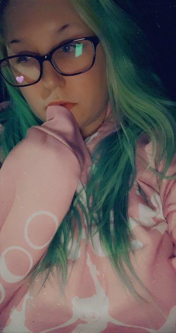 I got broken up with today from my second partner. I&rsquo;m feeling some kinda way right now. Make me feel<a href="/tag/mvsales"class="tags"><span>#mvsales</span></a>