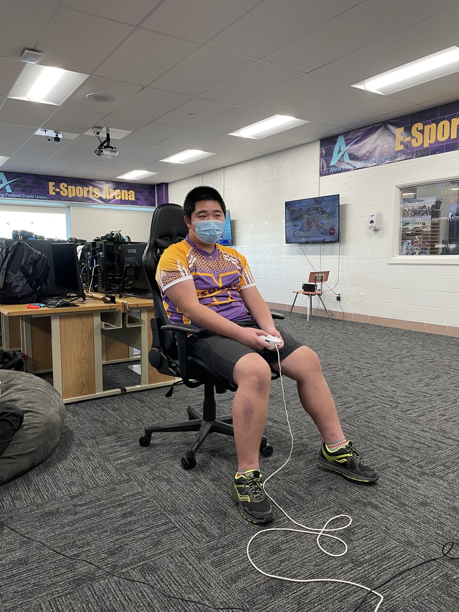 MarionGamers's tweet photo. Some of our outstanding Smash Brothers Players practicing before our match on Tuesday night.  #GFND https://t.co/Y37unsxXmT