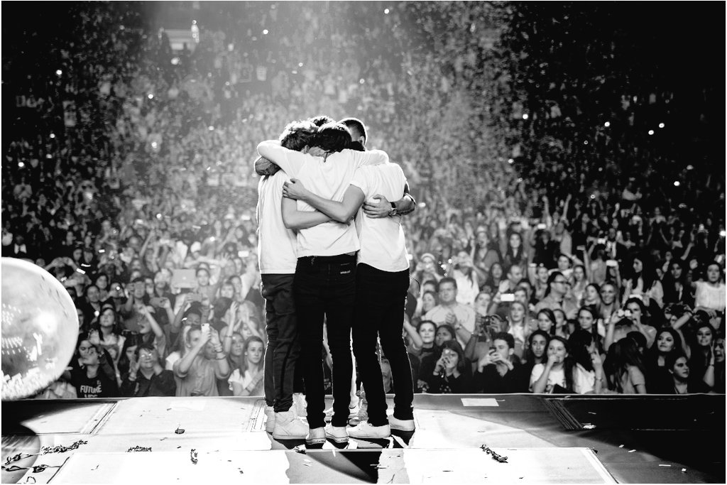 shaxdre's tweet image. ' Wasze' tweety z dziesiątej rocznicy One Direction a ✨ Thread ✨
#10yearsofonedirection