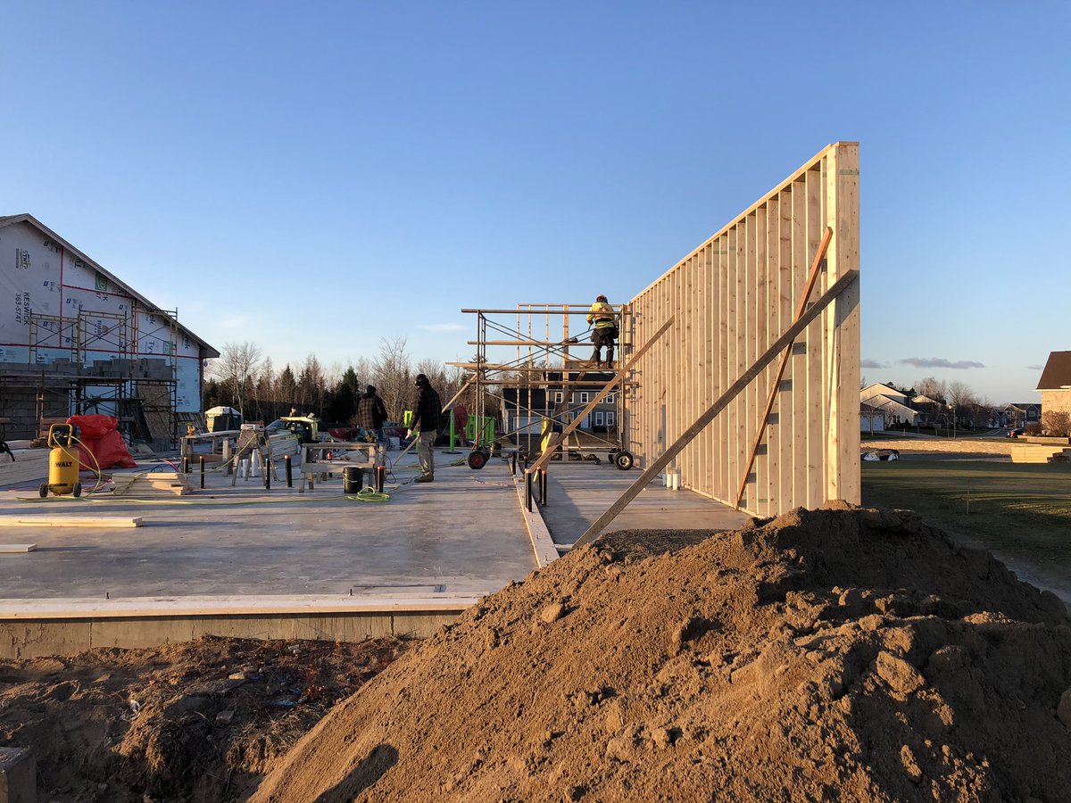 First wall up!! @westhillsgolf