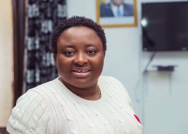 KNUST_Live's tweet photo. The Deputy Executive Director of the National Service Scheme in Ghana is “From KNUST”.

Gifty Oware-Aboagye [@afiaoware] was in KNUST and graduated with a Bachelor of Arts Degree in History. 

This is brought to you by @schoolingermany, @streamstudiosgh.

#FromKNUST 
#KNUSTLive https://t.co/PypisdbMiF