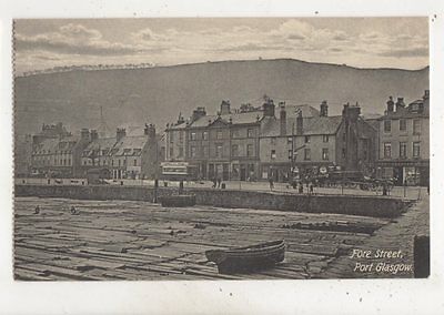 The Port of Glasgow, 1866 - 1916..Although the Clyde was a recreational site, it was an important industrial centre, since between 1831 and the late 1850s, thanks to the presence of numerous shipyards and mechanical engineering companies, the Clyde became the first
