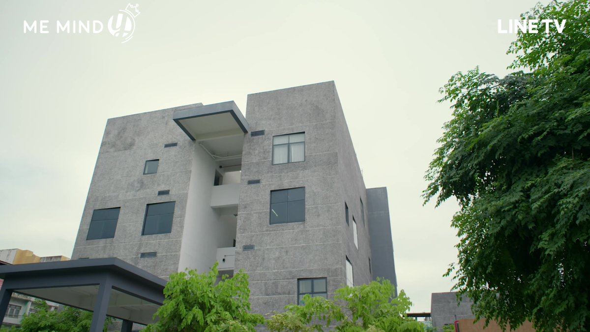 It’s morning so naturally, Type’s at work and meets Fiat, the patient Khunpol mentioned him the day before. The episode ends.