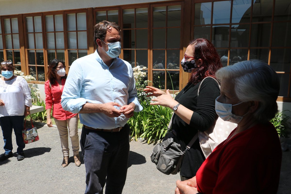 Siete juntas de vecinos de #SantaCruz se verán beneficiadas con la Subvención Presidencial que entregó Gobernador <a href="/EthitYamil/">Yamil Ethit</a>. Equipamiento para sus sedes y para sus ollas comunes son parte del aporte que se entregó en <a href="/munistacruz/">Santa Cruz Chile</a>