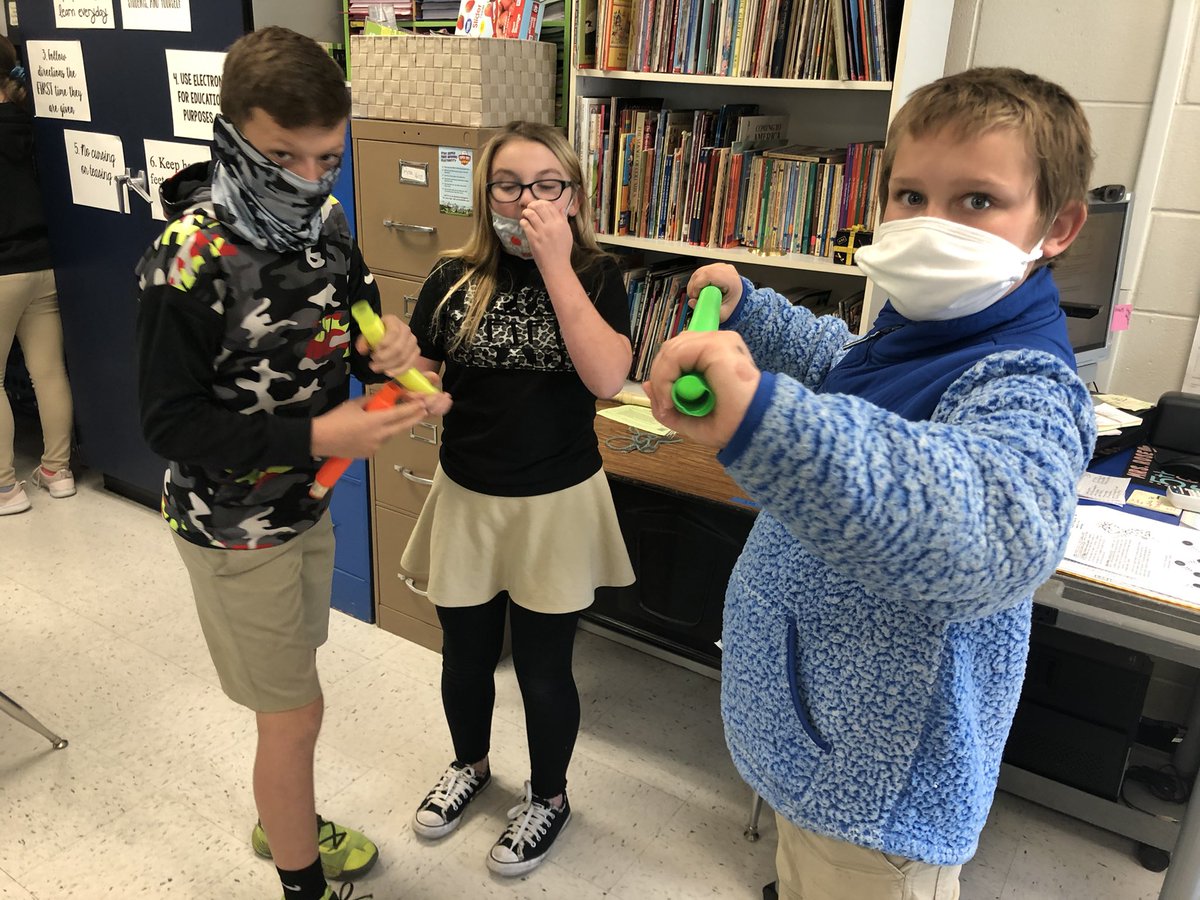 Experimenting with Sound in Science today! <a href="/RroseRebecca/">Rebecca Rose</a> <a href="/NolaKWilson/">Wilson Elementary</a>