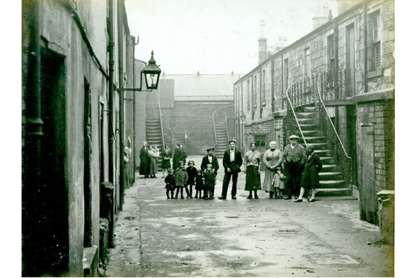 strikes and government policy at that time, and also on the importance of the political dimension of these strikes. Were they the beginnings of a social revolution that ultimately did not take place? Was it a political movement or a movement linked to economic concerns?