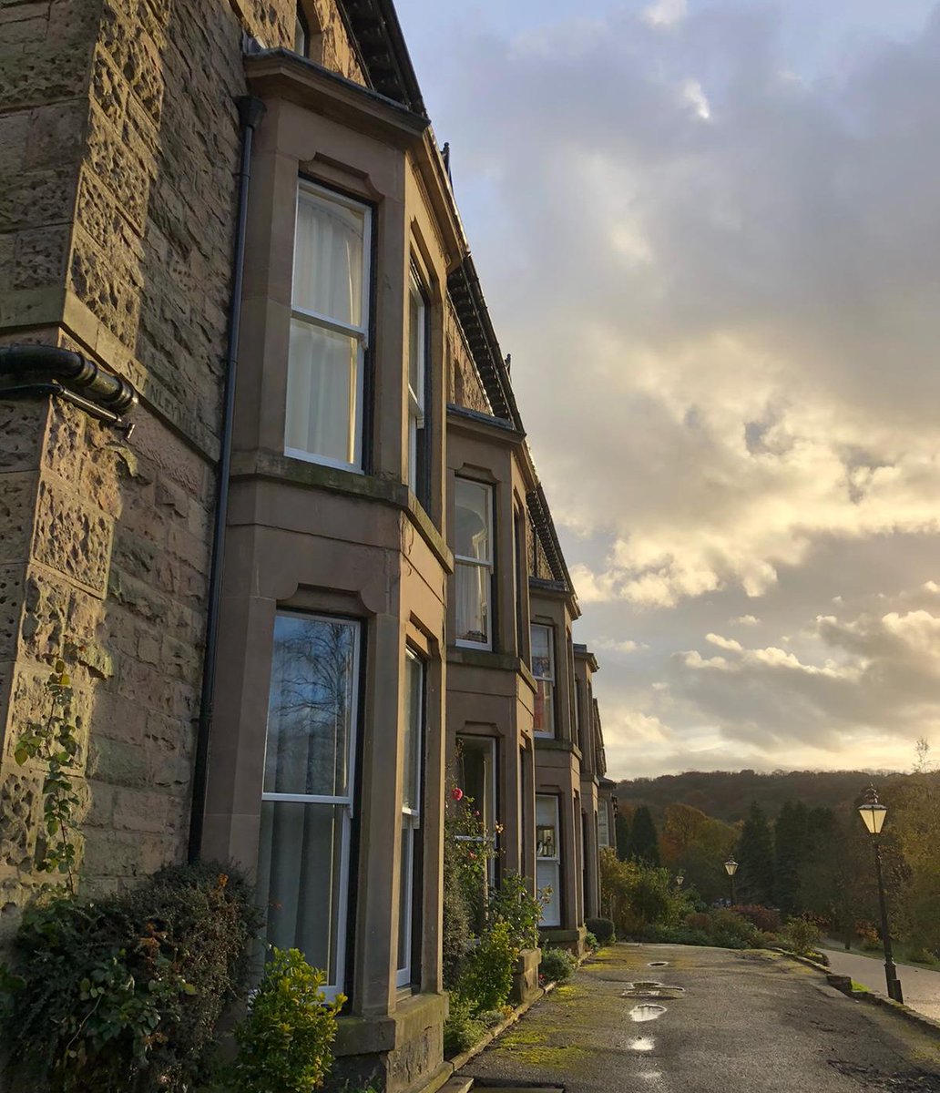 Windowsbespoke's tweet photo. Let the light flood in and keep cold draughts out. These amazing sash windows have been sympathetically restored to match this wonderful period property #sashwindowrestoration #sashwindows #timberwindows #draughtproof #energyefficient #derbyshire #cheshire #staffordshire https://t.co/vjescuWpKt