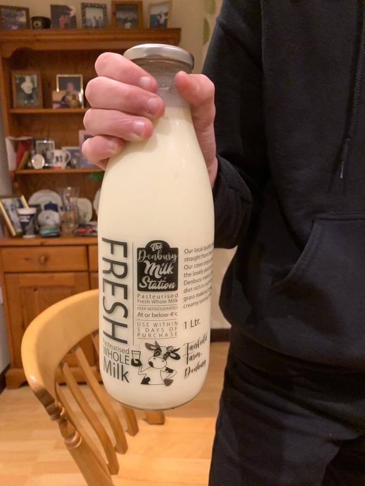 CreditonMilling's tweet photo. CMC customers, the Law family of Fairfield's farm, Denbury have recently launched a refill milk station! 
James &amp; Naomi (and little Bex) are first-generation dairy farmers milking around 110 cows 🐄 🥛 We'd like to wish them all the best with their new venture! #devon #teamdairy https://t.co/xtpCUNPuyk