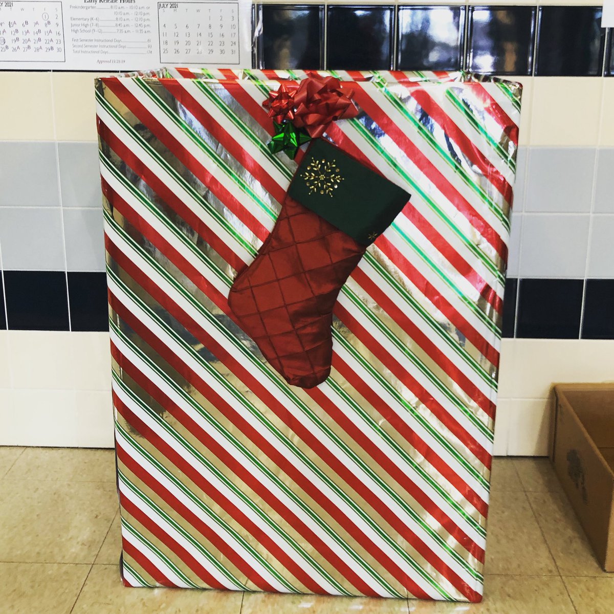 VikingStuCo's tweet photo. @LamarHigh Toys for tots is happening now!!! Drop off unwrapped, new gifts to the boxes by the main office and band hall! https://t.co/SxHAua0TlN