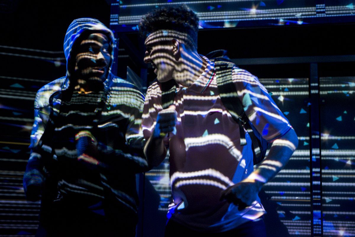 If ever we needed #LoveTheatreDay it’s in 2020.

We’ll be back.
All of us. 

💚💙

Os bu erioed angen i ddathlu #DiwrnodCaruTheatr yna 2020 yw hi.

Fyddwn ni nôl.
Bob un ohonon ni.