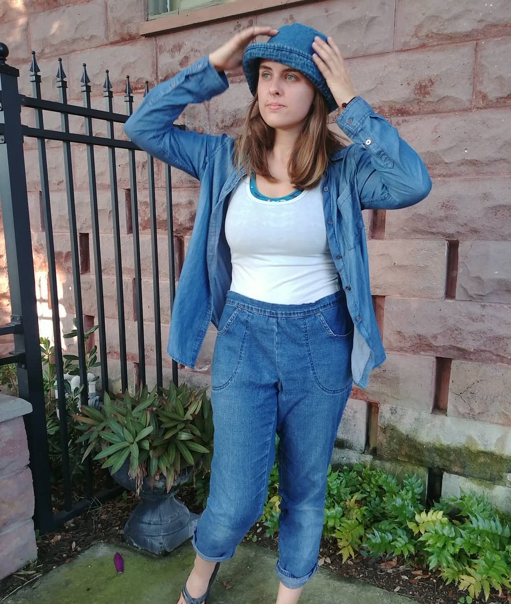 GameCalledQuest's tweet photo. FINAL SPOTLIGHT!!!
Rose (@smileyroseyyyy) as The Guide/Game Master aka Every other character!
#ttrpg #actualplaypodcast #podcast #audiodrama #fantasy #tabletopgames #Quest #gaming #spotlight #nerds #actor #yogi #gamemaster #ladynerd #MentalHealthMatters #waterbender https://t.co/9TUQ8YSQC4