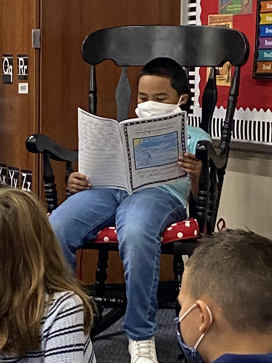 Bartlett_AP's tweet photo. Mrs. Green’s 2nd grade class did an amazing job on their How To books. I loved listening during Author’s Celebrations today!! We have some experts on “How to be an Oak Ridge Owl” #somuchmORE @OakRidgeCISD https://t.co/ZWTVajybxE