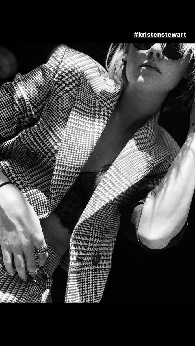 AdoringKS's tweet photo. '#kristenstewart in #hellessy and #shein for press for #happiestseason #hfpa photocred: @hairbyadir' https://t.co/RZerJYwrS5 https://t.co/pvmSiI0m9Y