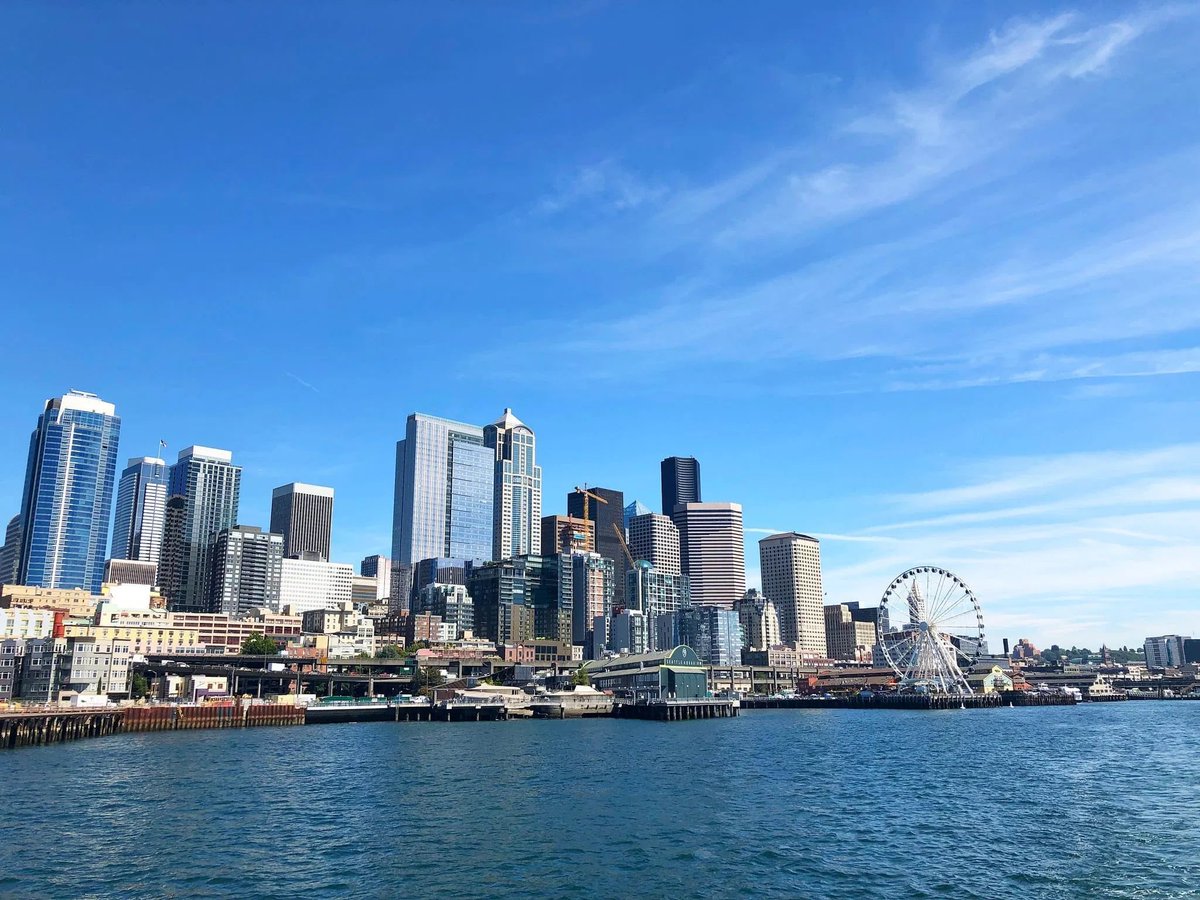 LandLopers's tweet photo. #AD Excited to start traveling again? Me too & @NationalPro has made it easier by extending the expiration date of free days earned in the #EmeraldClub program to Dec. 31, 2021 so everyone has more time to use those hard-earned rewards! https://t.co/cnBIxB0Fpg #GoLikeAPro https://t.co/n1JpA1g0zV