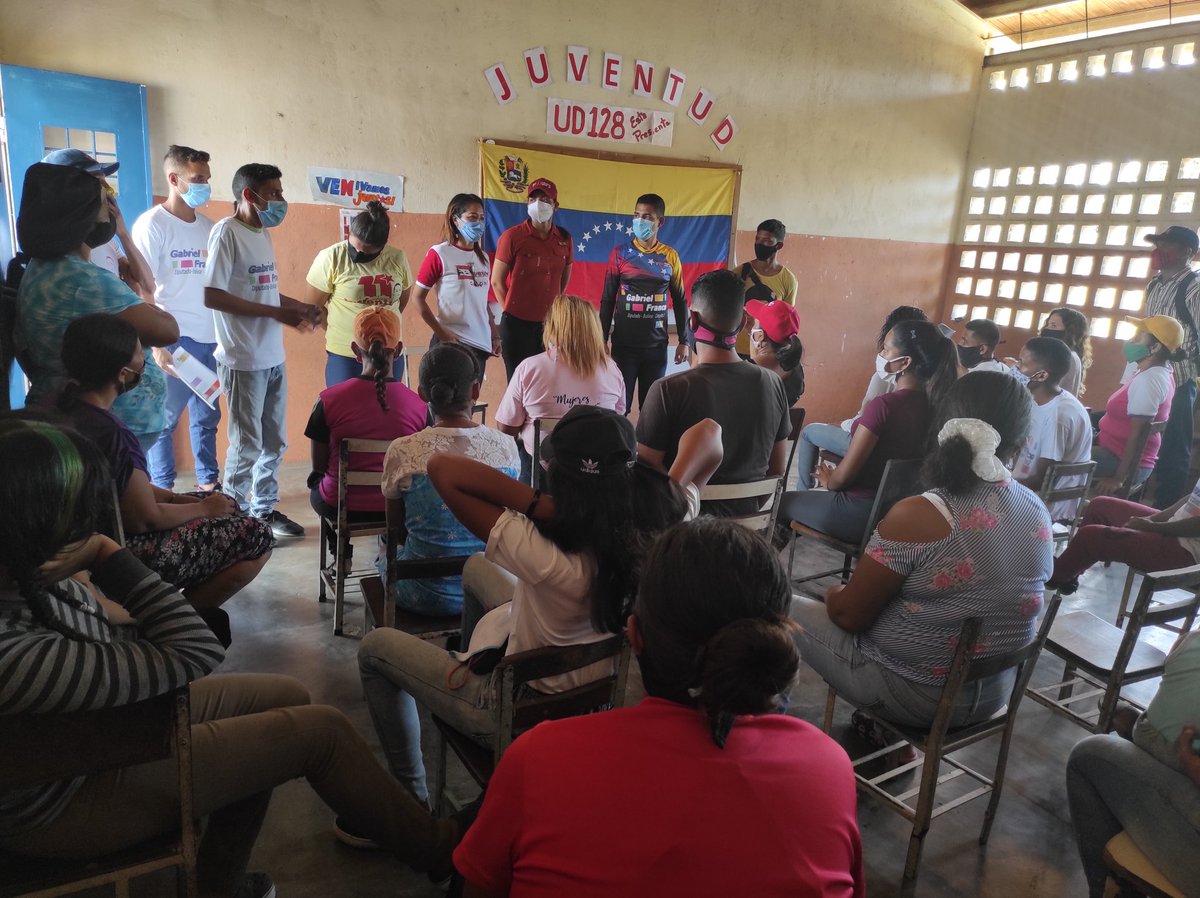 GabrielFrancoJ's tweet image. #18Nov |🚩 | Nos fuimos a la Parroquia 11 de Abril donde participamos en Asamblea de la Juventud RAAS y nos desplegamos en un casa a casa en la comunidad; rumbo a garantizar la victoria éste #6D.

#MisionesSocialesParaElPueblo
#CambiemosLaAsamblea
@ccdariovivas @venjuventud2020