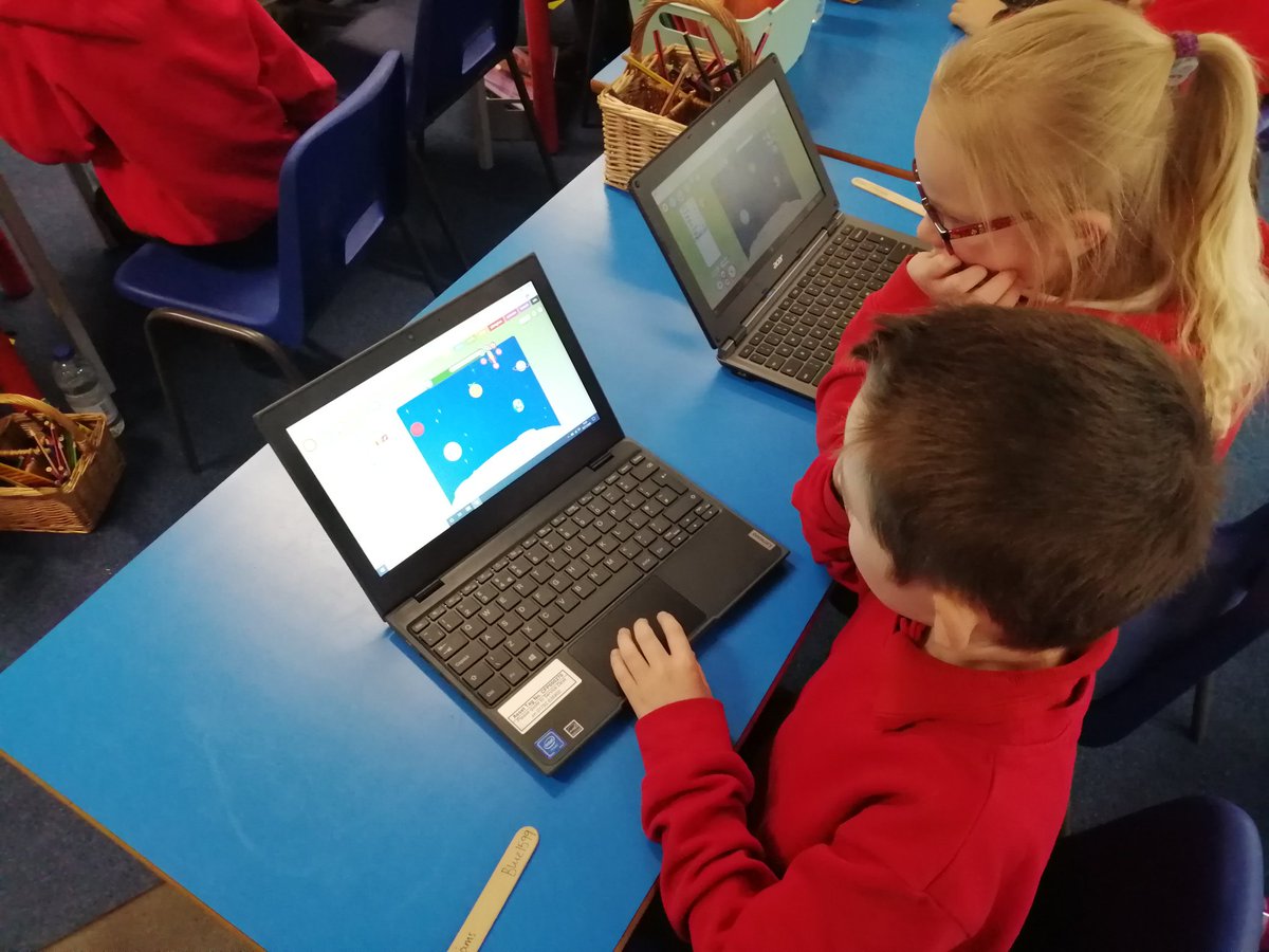 CraigfelenP's tweet photo. #cfp34 have becoming Nasa employees and are planning a mission to explore Mars. They started by coding a rocket. #cfpdcf https://t.co/4ex1V98hED
