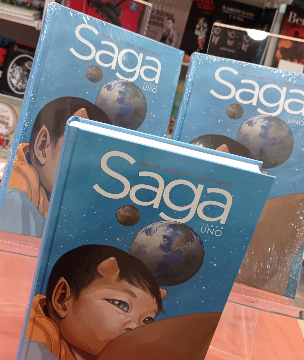 UniversdelComic's tweet photo. Os recomendamos el integral de #Saga .
Una #spaceopera con los ingredientes perfectos para convertirse en un imprescindible del #comic: amor, familia, traiciones, aventuras, y giros completamente inesperados. https://t.co/rVioEHxRMP
