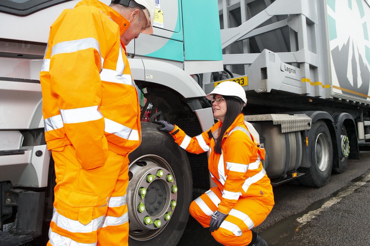 LondonEnergyLtd's tweet photo. Safety is our top priority! Our drivers carry out daily checks on the trailers they drive to ensure they are roadworthy and safe. #RoadSafetyWeek2020 #NoNeedToSpeed #Safety #communicty #FORSGold https://t.co/jWEurXQOtw