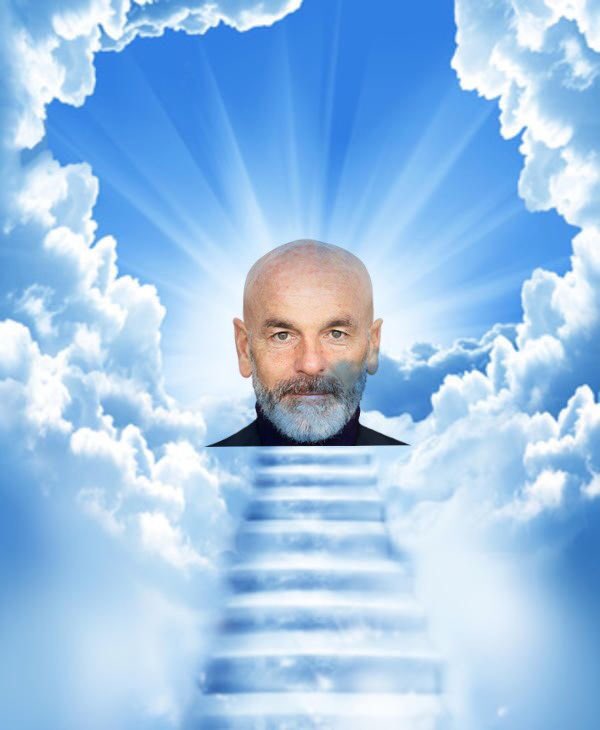 PavloBrk's tweet photo. Pioli looking over us https://t.co/S98pFELOfL