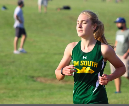 SMSWannamaker's tweet photo. Congrats to our #RaiderRunner All KC Metro Selections.  Hannah Gibson selected 1st Team All KC Metro and Nick Petrella Honorable Mention All KC Metro.  #SMSXC @sms_tf https://t.co/9bK628J7IV
