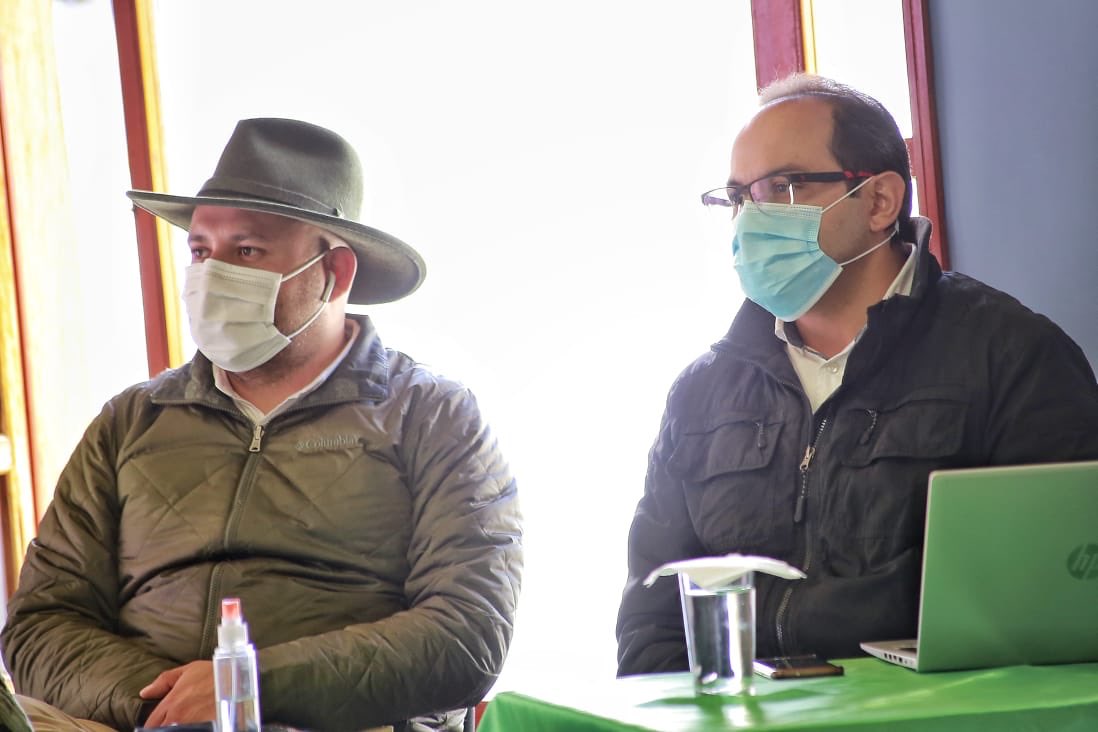 GobBoyaca's tweet photo. ¡Atención! En mesa técnica interinstitucional #CuencaLagoDeTota, se da a conocer que no hay evidencia de plomo por fuera de los límites máximos permisibles, en resultados de las pruebas tomadas y analizadas del Lago de Tota. https://t.co/G0bNESPtK1
