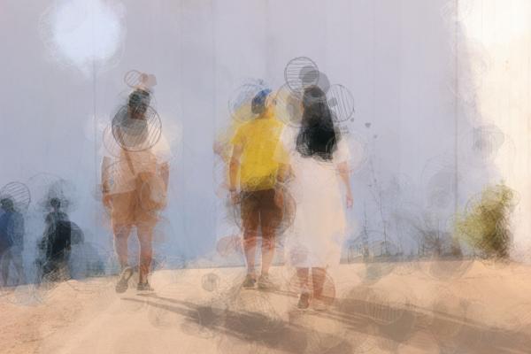 randomartdaily's tweet photo. shallow focus photo of person in white dress 📸 https://t.co/Y240UGgEbM #generativeArt #creativeCoding #generative #bubbles https://t.co/pKKkWb5aVs