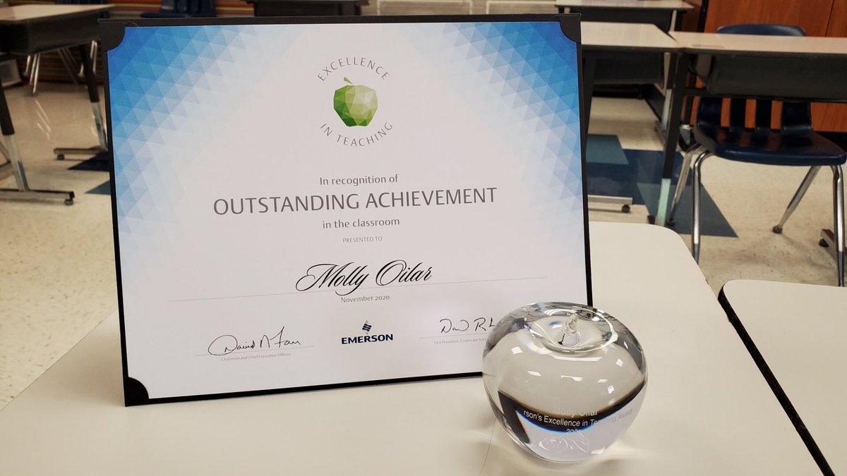 HIntermediate's tweet photo. Congratulations to our very own Mrs. Oilar for receiving Emersonβs 2020 Excellence in Teaching Award! So proud! https://t.co/WvPLlEkbW1