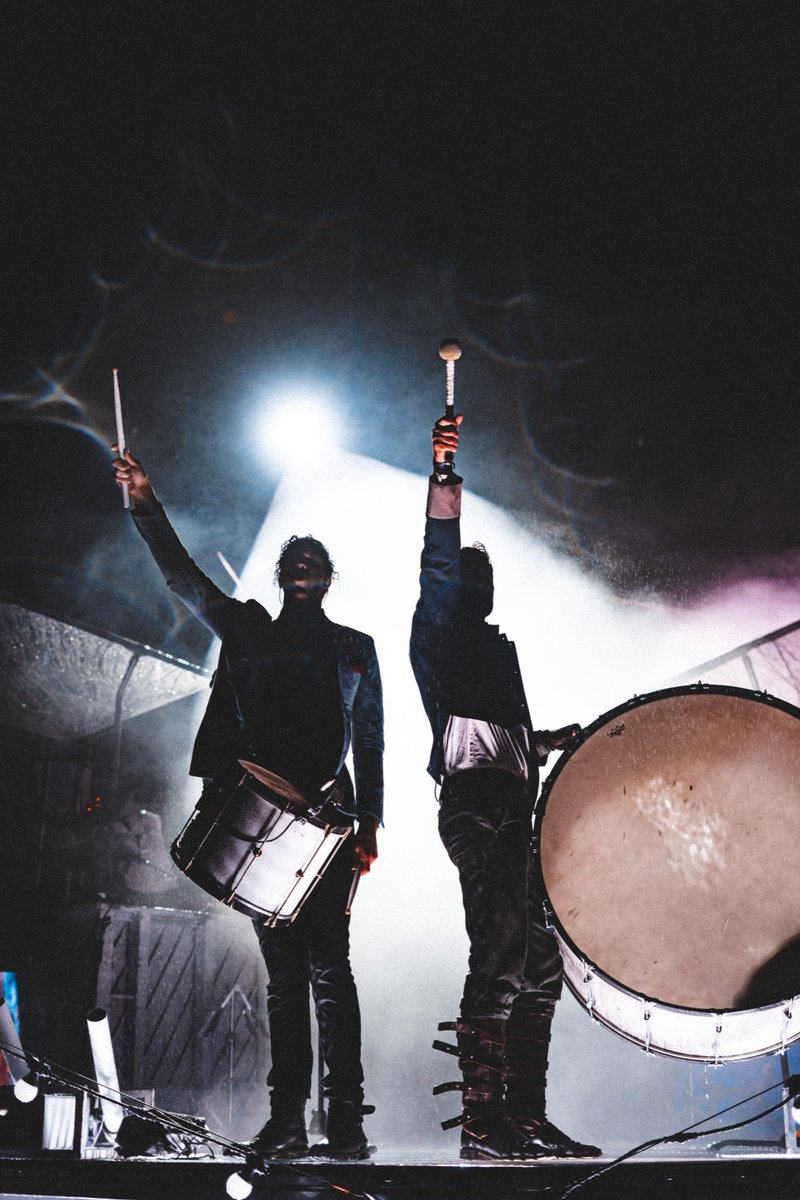 4kingandcountry's tweet photo. California!! We fought the elements 🌧 together yesterday, for our last west coast show of the year, and came out on top.. loved getting the chance to usher in the Christmas season with you. #DrummerBoyDriveIn https://t.co/dcw0mHHE6f