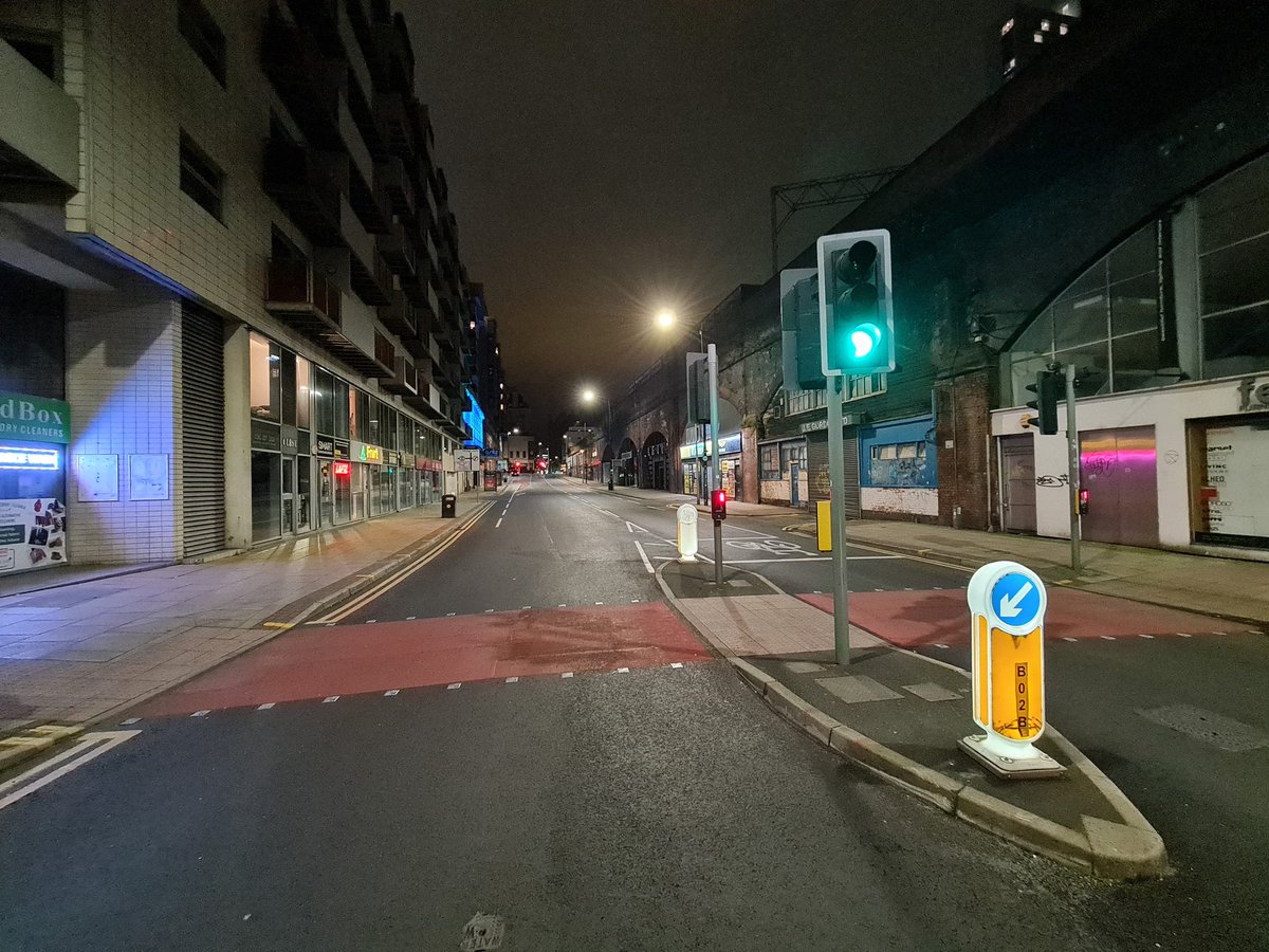 London_W4's tweet photo. When I return to Manchester, I'm hoping to see people. 
#Manchester #manchesterlockdown https://t.co/FQx3bvquwk