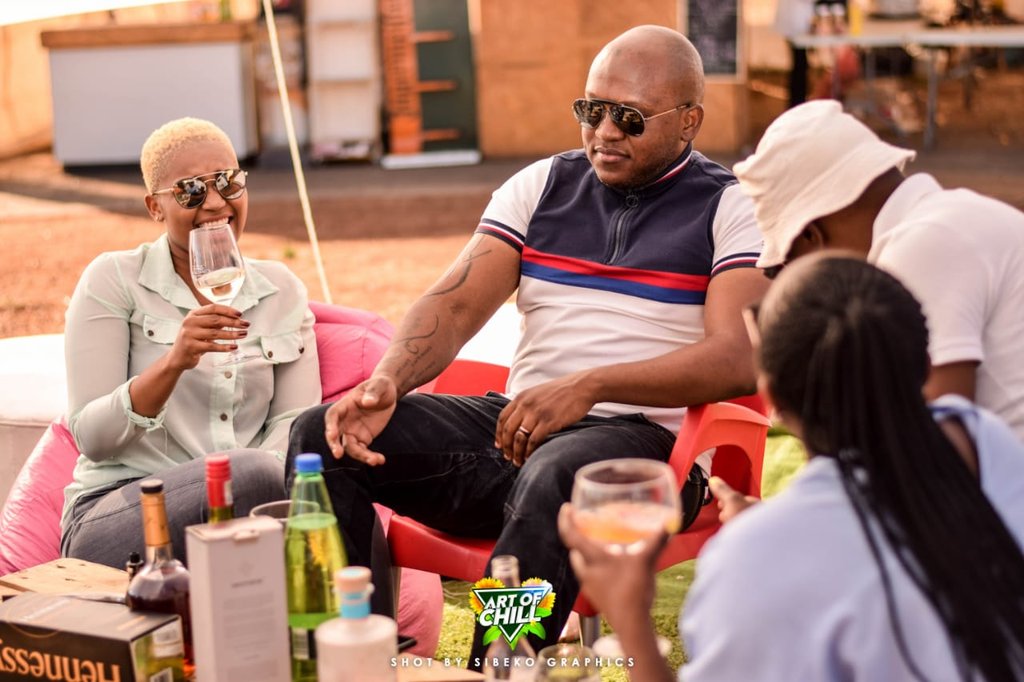 artofchillsa's tweet photo. Let's Link Up At Art Of Chill On The 6th Of December At The Hospital View Park, Flint Mazibuko Drive In Tembisa For Some Chilled Vibes. R50 Gets You In, R80 For VIP. No Cooler Boxes Allowed. Food And Drinks Will Be Sold Inside. 🌻🍃🌍 https://t.co/1cZxRLfI0z