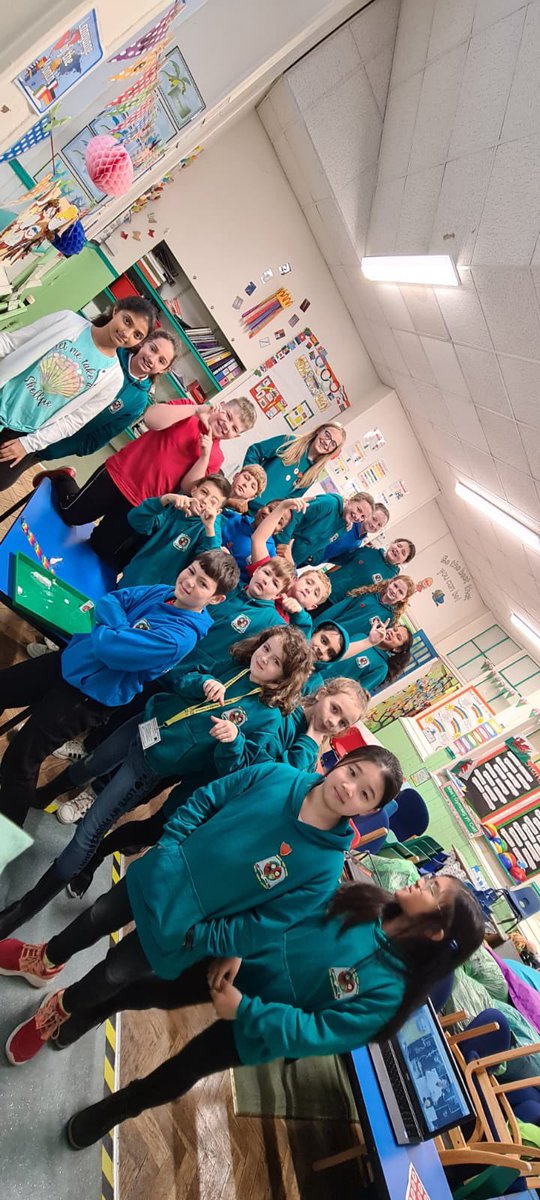 TerraceRoad's tweet photo. 🥽🧪 Thank you @MadScienceWales  for such a fun, virtual assembly for our #TRPtoucans and Sky Phase today - we loved it! 🧫 #TRPsci https://t.co/QKoxC28hEG