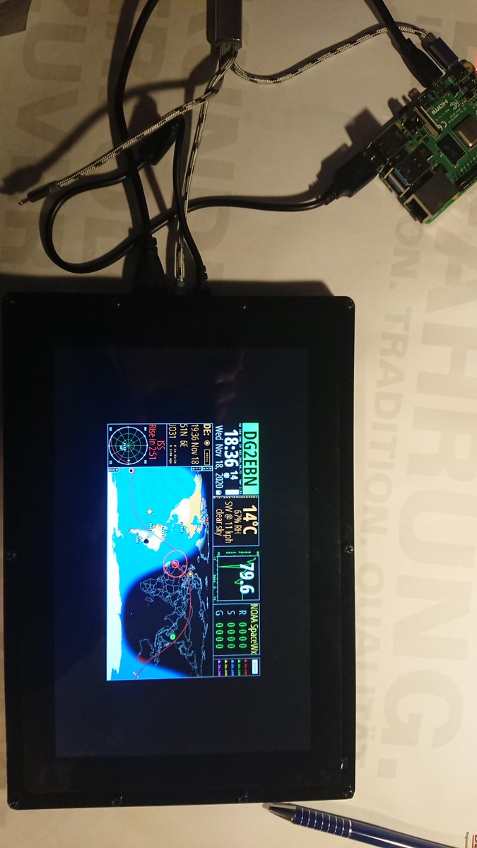 DG2EBN's tweet photo. Wenn man schon nicht raus kann, dann gibt's eben neues #afu Spielzeug. #hamclock #Raspberry4 Leider passt der Bildschirm noch nicht richtig. Aber vom Grundsatz läuft es 😊 https://t.co/eYVPJJbpRI