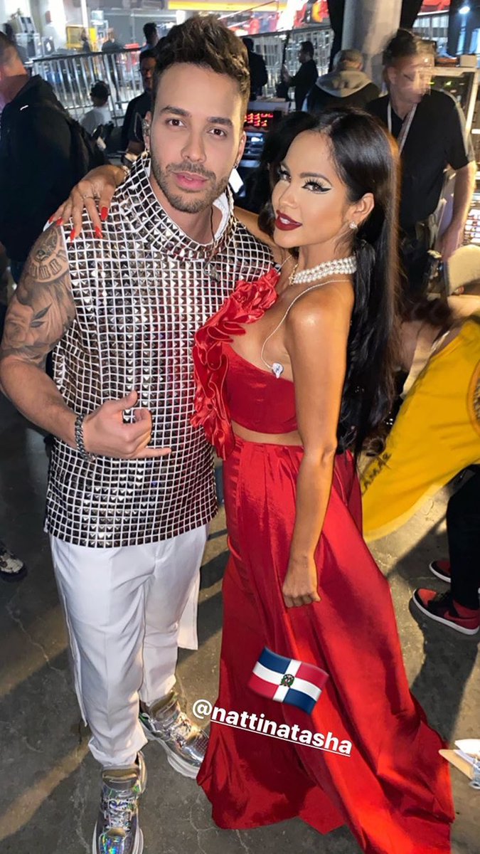 proudofroyce's tweet photo. Los domis 😍 vayan a escuchar #AMLMERemix @PrinceRoyce @NattiNatasha
- https://t.co/5KjELoI5Lt https://t.co/XNuPla95lS