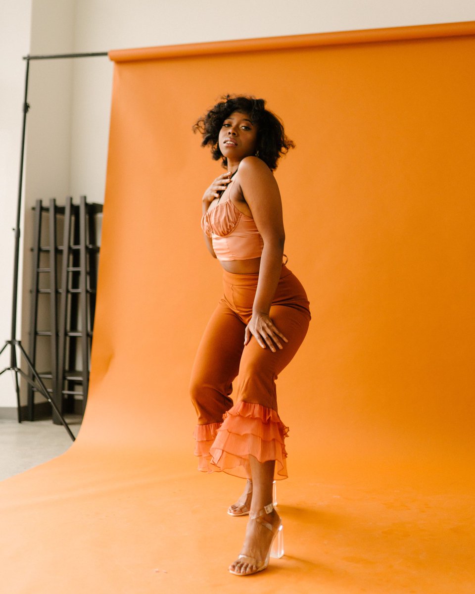 iTapperina's tweet photo. While you’re here, head over to my artist page ( @TFrances_ ) to see me perform my new single on COLORS
#WintourIsComing https://t.co/0ukDjRp8GA