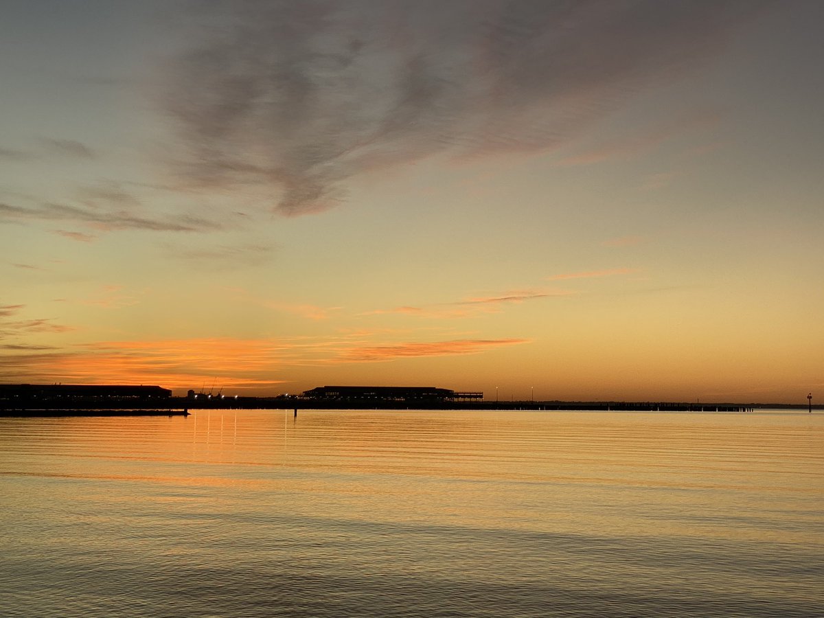victorperton's tweet photo. A beautiful orange start to the day.  

A cheery hello from a fisherman 🎣🤦‍♂️   

What will I do to bring #optimism to someone today?  Speaking at the @Rotary Club of #Caulfield - reckon we’ll figure it out together. https://t.co/ZvGoEEzRMO