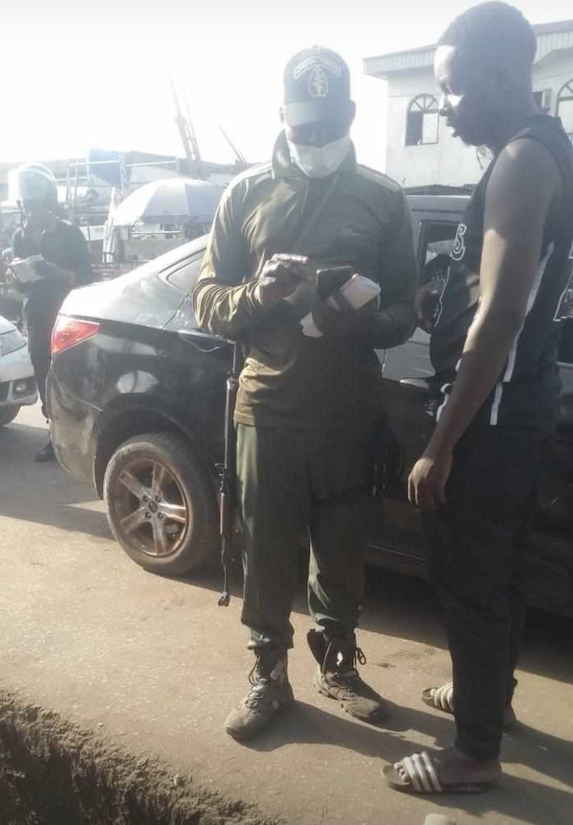 Romi_Edevbe's tweet photo. Please raise awareness, phones are being checked by security officials in Benin. It has started again. #Endsars @fkabudu @GovernorObaseki @JackObinyan https://t.co/ggoHfZ6Tgu