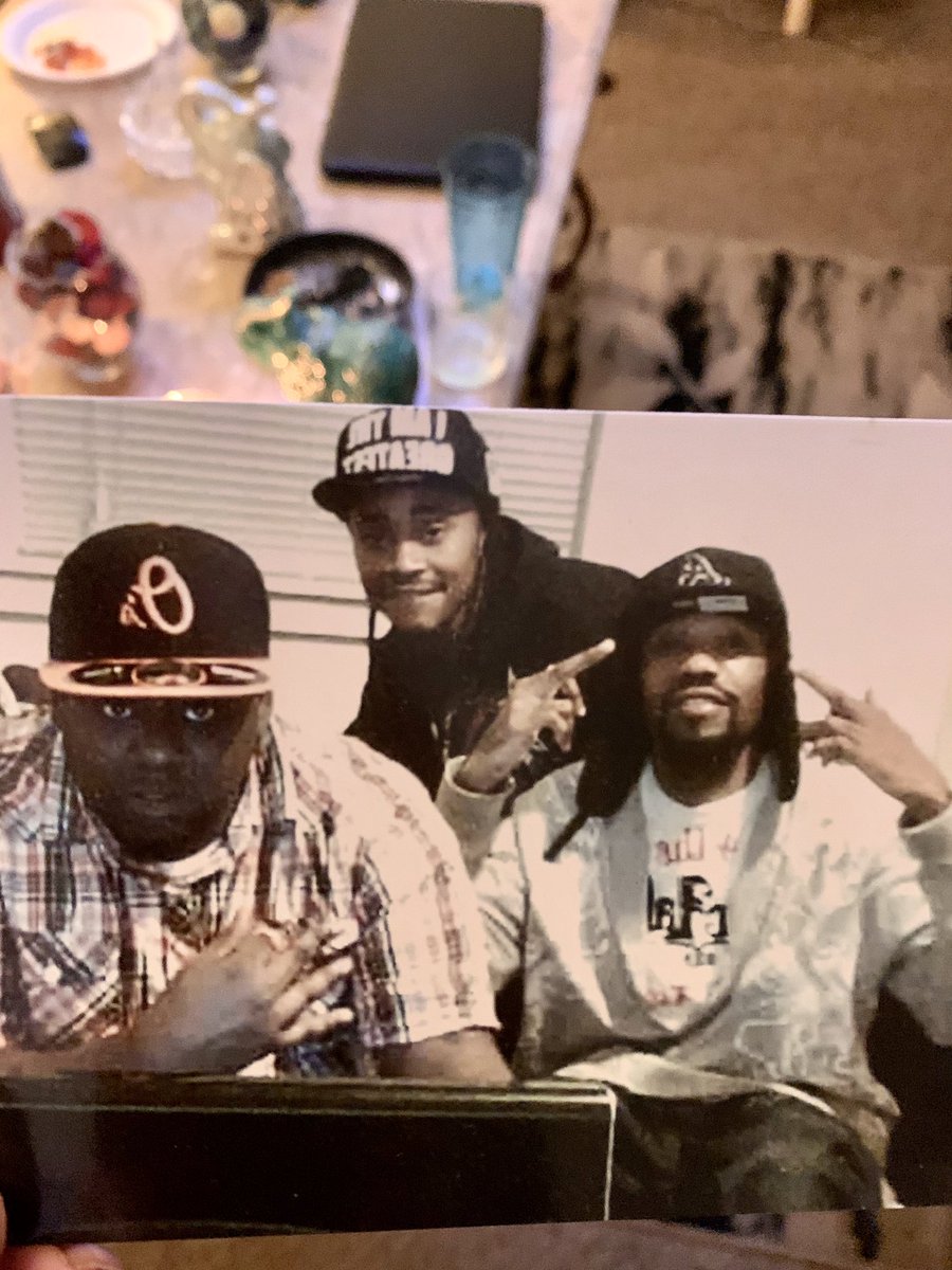 TADAFRINK's tweet photo. Family ova Erthing 🦍🌪🔐 https://t.co/UyJu9KRLkt