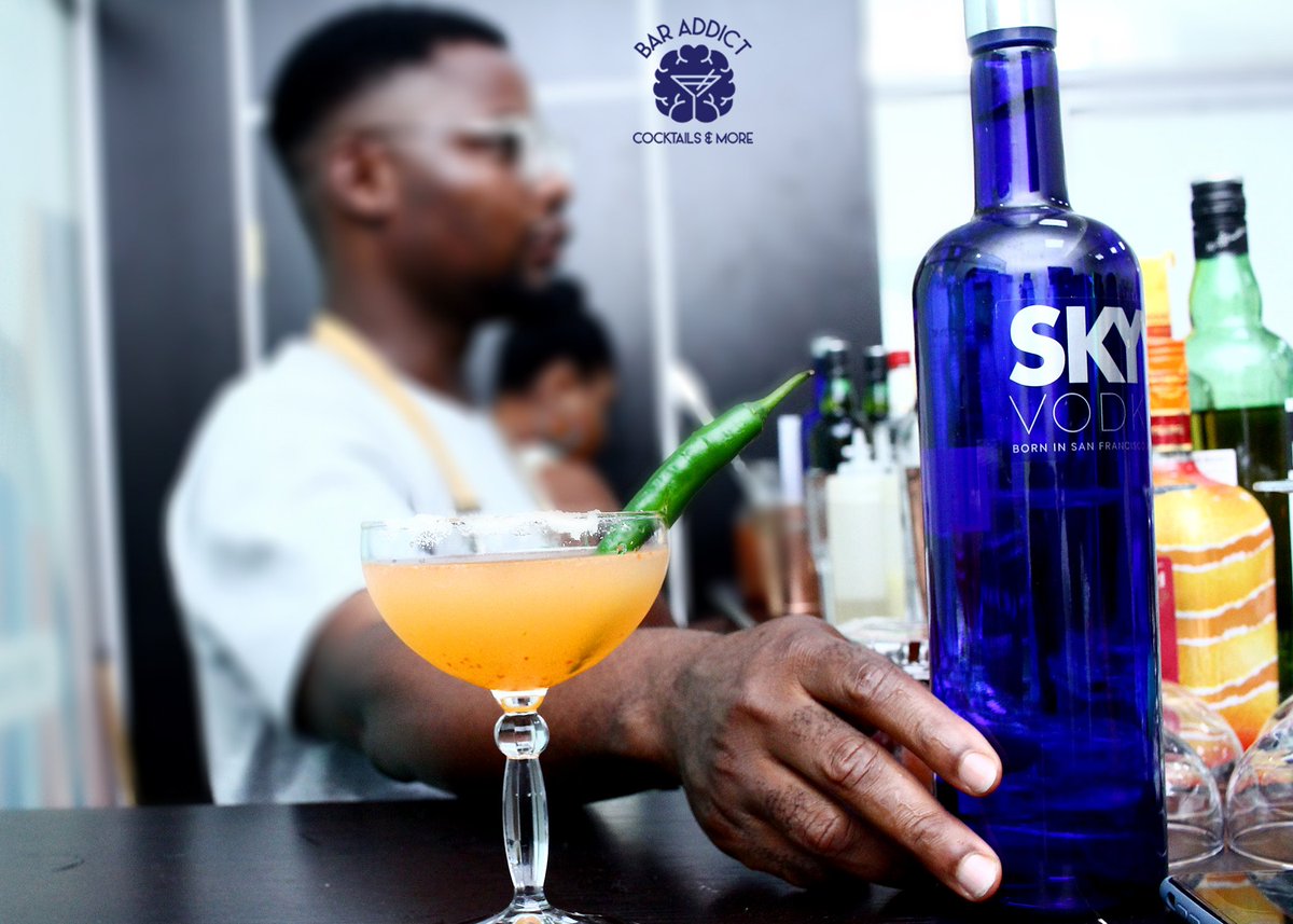 yomiayinde1's tweet photo. I missed my #shakers , Guests, colleagues and Vibes .
#mixologist #bartender #baraddict #cocktail #vendor #tb #liquor #ABT https://t.co/W6t3RKW1mj