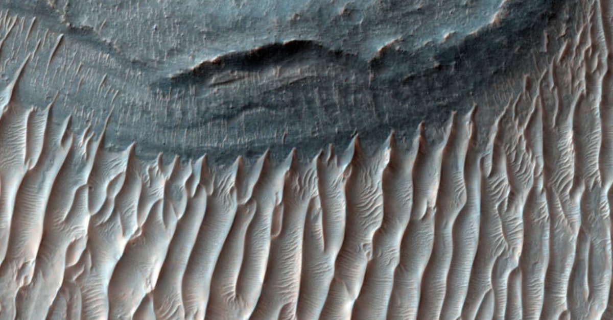 godsofmarssaga's tweet image. Science reports that “megaripples” are moving across the surface of Mars. This suggests the wind on Mars could be stronger than previously thought! 💨 #mara #nasa #lifeonmars