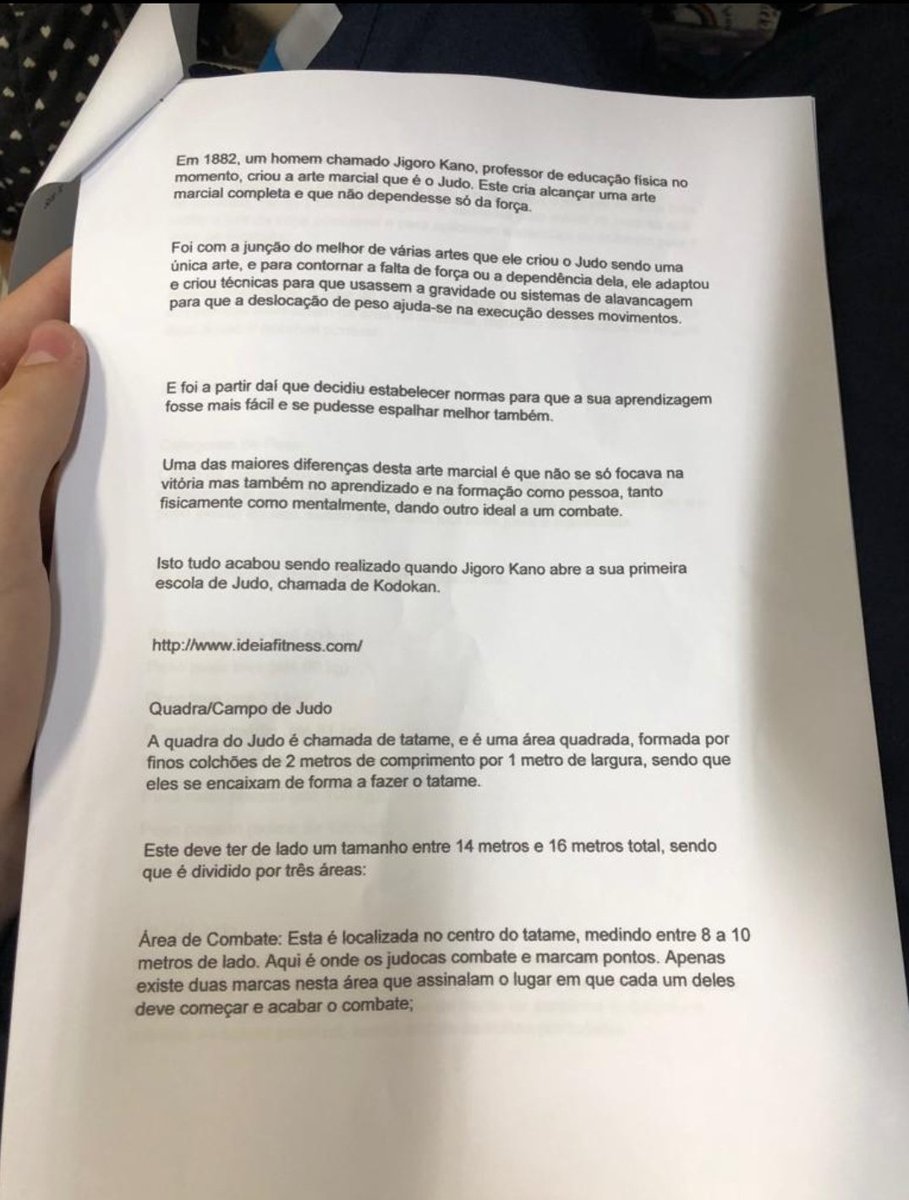 modoserioo's tweet image. Trabalho d ed física do pai😎👍