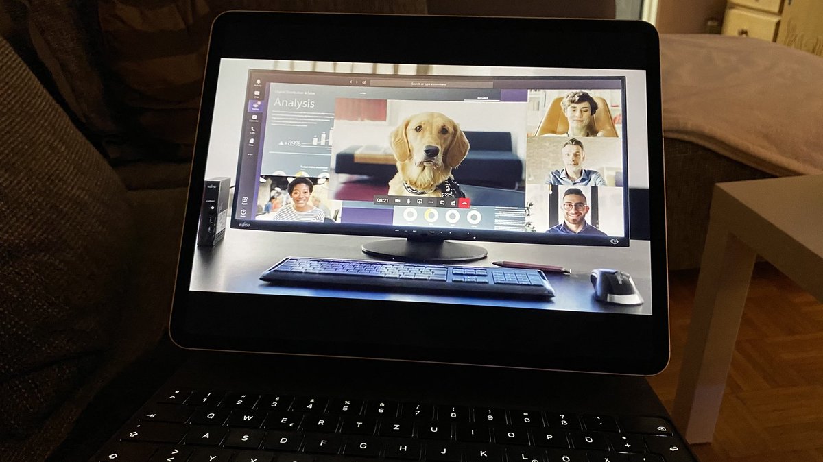 BigLFJ's tweet photo. Seinen Arbeitgeber in einer TV-Werbung zu sehen kurz vor der @ARDde @tagesschau ist schon was besonderes! Great Spot‼️ @Fujitsu_DE

Starkes Team!
@TweetingPetra @SantoshWadwa  @MAlbert_FJ uvm‼️ https://t.co/Me1VDExpSP